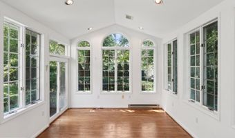 5110 DUVALL Dr, Bethesda, MD 20816