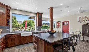 39 E Valley View Rd, Ashland, OR 97520