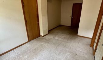 823 Pine Ave, Alma, MI 48801