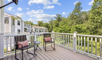 21 Brentwood Cir 21, Danbury, CT 06810