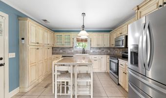 1526 Needmore Rd, Albertville, AL 35950