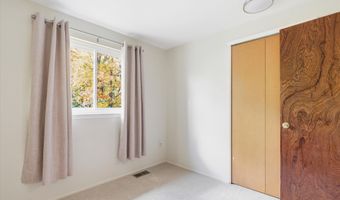 2825 Tuebingen Pkwy, Ann Arbor, MI 48105