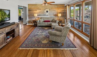 8110 Wolf Rd, Alton, IL 62002