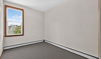 25 W 15TH St #4, Bayonne, NJ 07002
