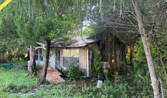215 4th St, Apalachicola, FL 32320