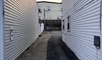 722 Dexter St, Central Falls, RI 02863