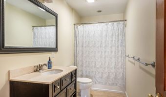 9 Delno Dr, Danbury, CT 06811