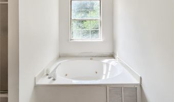 2945 Georgian Manor Dr, Alpharetta, GA 30022