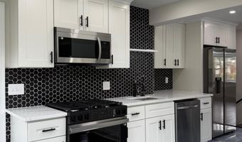 7102 JAYHAWK St, Annandale, VA 22003