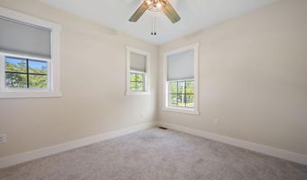 833 MONROE Ter, Dover, DE 19904