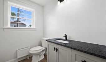 633 Streamside Ave, Hermon, ME 04401