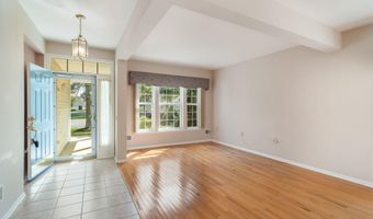 17 Breeze Ter, Barnegat, NJ 08005