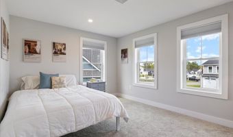5 Cobblestone St, Falmouth, ME 04105