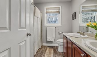 9 Mosher Dr, Brookline, NH 03033