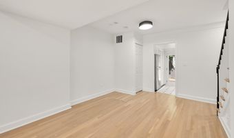 541 4TH St SE, Washington, DC 20003