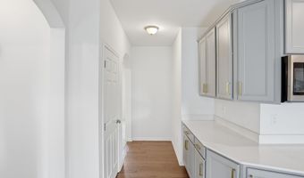 430 Pineway Dr, Ann Arbor, MI 48103