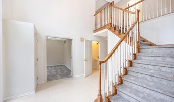 5521 Lohr Lake Dr, Ann Arbor, MI 48108