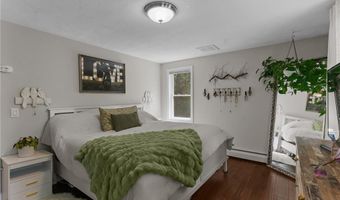 68 Everglade Ave, Warwick, RI 02886