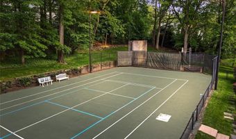 2 Canterbury Ct, Alpine, NJ 07620