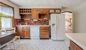 9 Apache Ln, Cumberland, RI 02864
