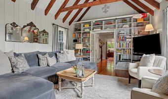 10 Snug Harbor Dr, Danbury, CT 06811
