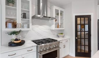 23369 WALKING WOODS Ln, Aldie, VA 20105
