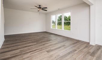 767 Fairway Rd, Ayden, NC 28513