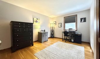 12 Nathaniel Dr, Amherst, NH 03031