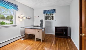 30 Marion Ave, Auburn, MA 01501