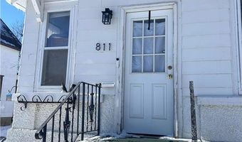 811 6th St NW, Austin, MN 55912