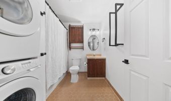 10 Stonyridge Dr, Bayonne, NJ 07035