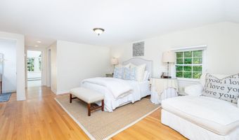 60 Old Wood Rd, Avon, CT 06001