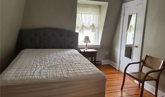 4 Hammond St 5, Newport, RI 02840