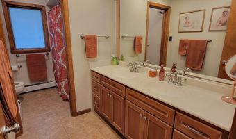 1314 N 3rd St, Aberdeen, SD 57401