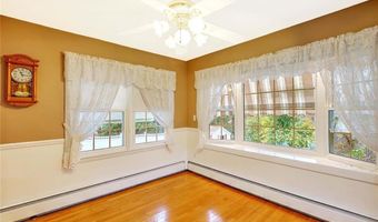 98 Iroquois Rd, Cumberland, RI 02864