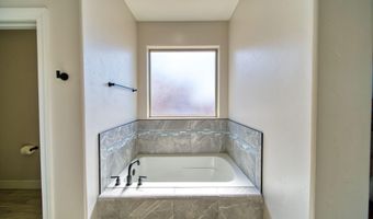 605 Baler Ln, Carlsbad, NM 88220