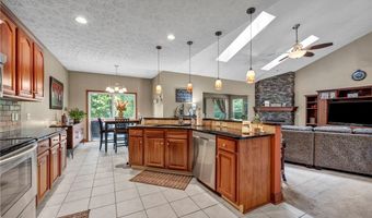 880 Shadow Creek Trl, Amherst, OH 44001