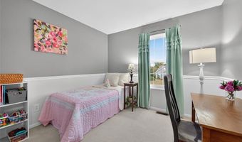 1452 Cedar Bluff Dr, Ballwin, MO 63021