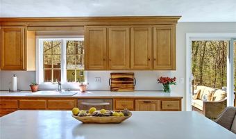 235 Holly Hills Ln, North Kingstown, RI 02874