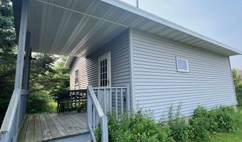 6730 E County Line Rd, Algoma, WI 54201