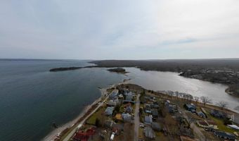110 Winsor Ave, North Kingstown, RI 02852