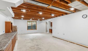 5310 Dorsett Dr, Madison, WI 53711