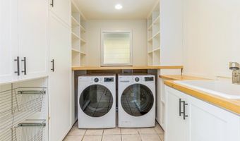 445 N Kainalu Dr B, Kailua, HI 96734