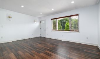 3 Henso Dr, Danbury, CT 06811