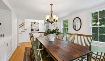 43 Lakeside Dr, Falmouth, ME 04105