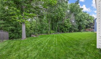 1525 Carriage Bridge Trl, Ballwin, MO 63021