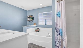 124 EAGLE POINT Blvd, Auburndale, FL 33823