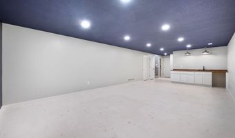 2018 E Clover Ct, Andover, KS 67002