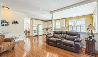 14 Hot Springs Ter, Barnegat, NJ 08005