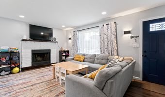 573 Sumner Ave, Belford, NJ 07718